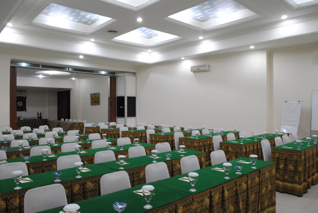 Hotel Wisata Baru Серанг Екстериор снимка