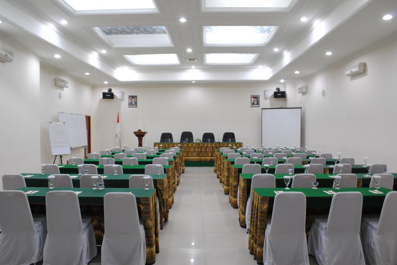 Hotel Wisata Baru Серанг Екстериор снимка